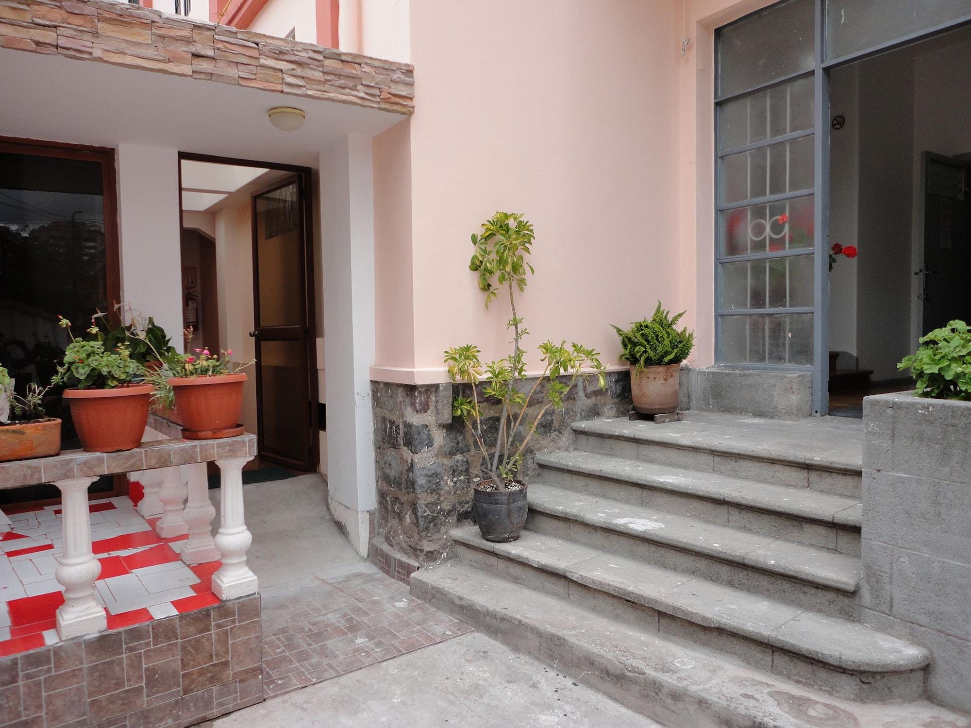Hotel Rincon Escandinavo キト エクステリア 写真