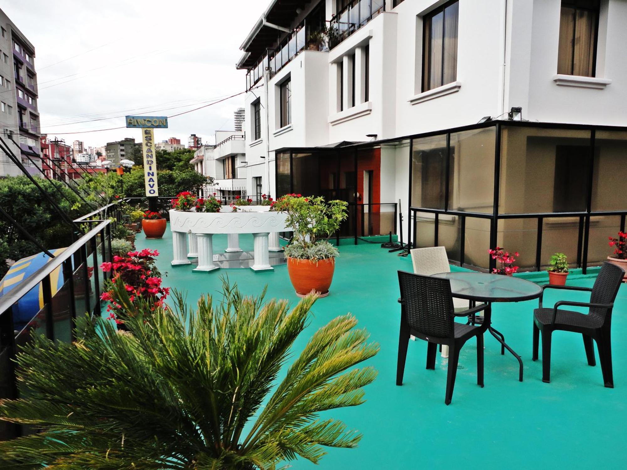 Hotel Rincon Escandinavo キト エクステリア 写真